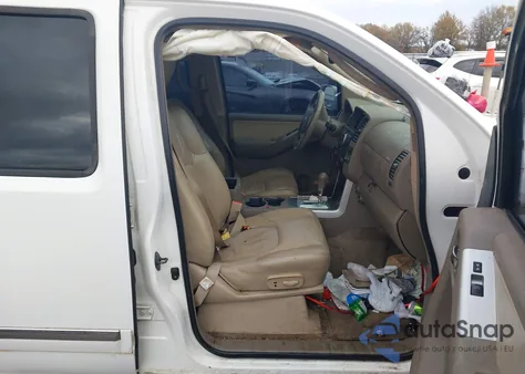 2011 Nissan Pathfinder Silver z USA, uszkodzony, nr VIN 5N1AR1NN2BC608409